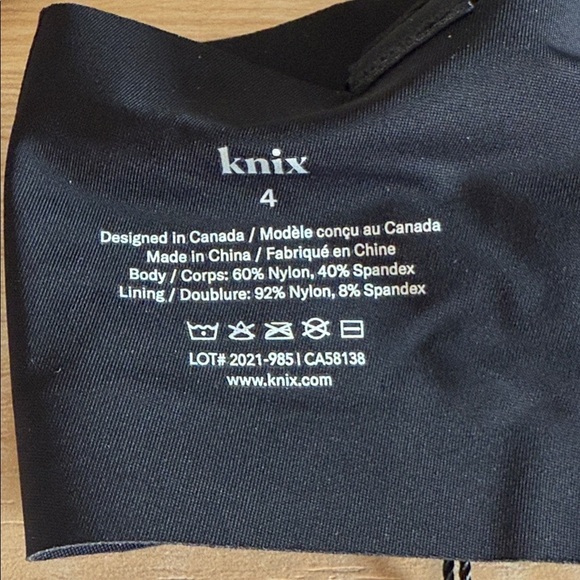 Knix Thin Strap Padded V-Neck Bra Size 4 in Black NWT - Picture 4 of 5